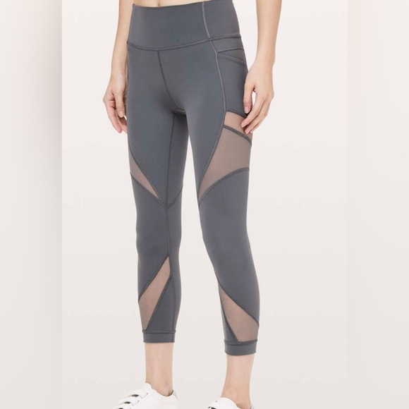 Lululemon Mesh In Motion Crop Leggings 23"  Titanium Gray Size 4 GREAT CONDITION - Picture 1 of 7
